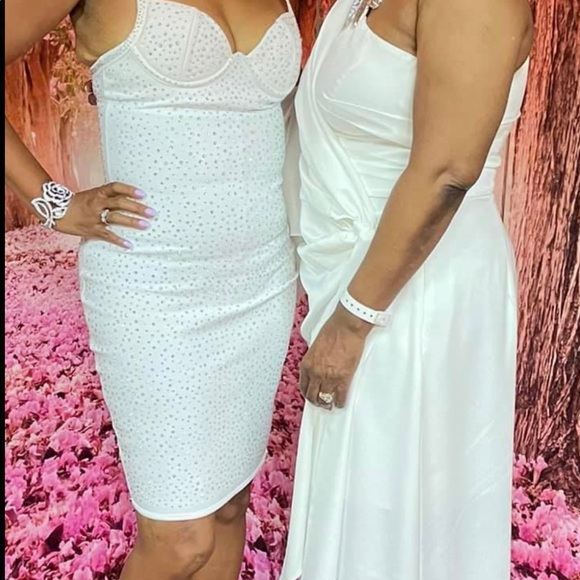 Infinite White Maxi - Picture 4 of 8